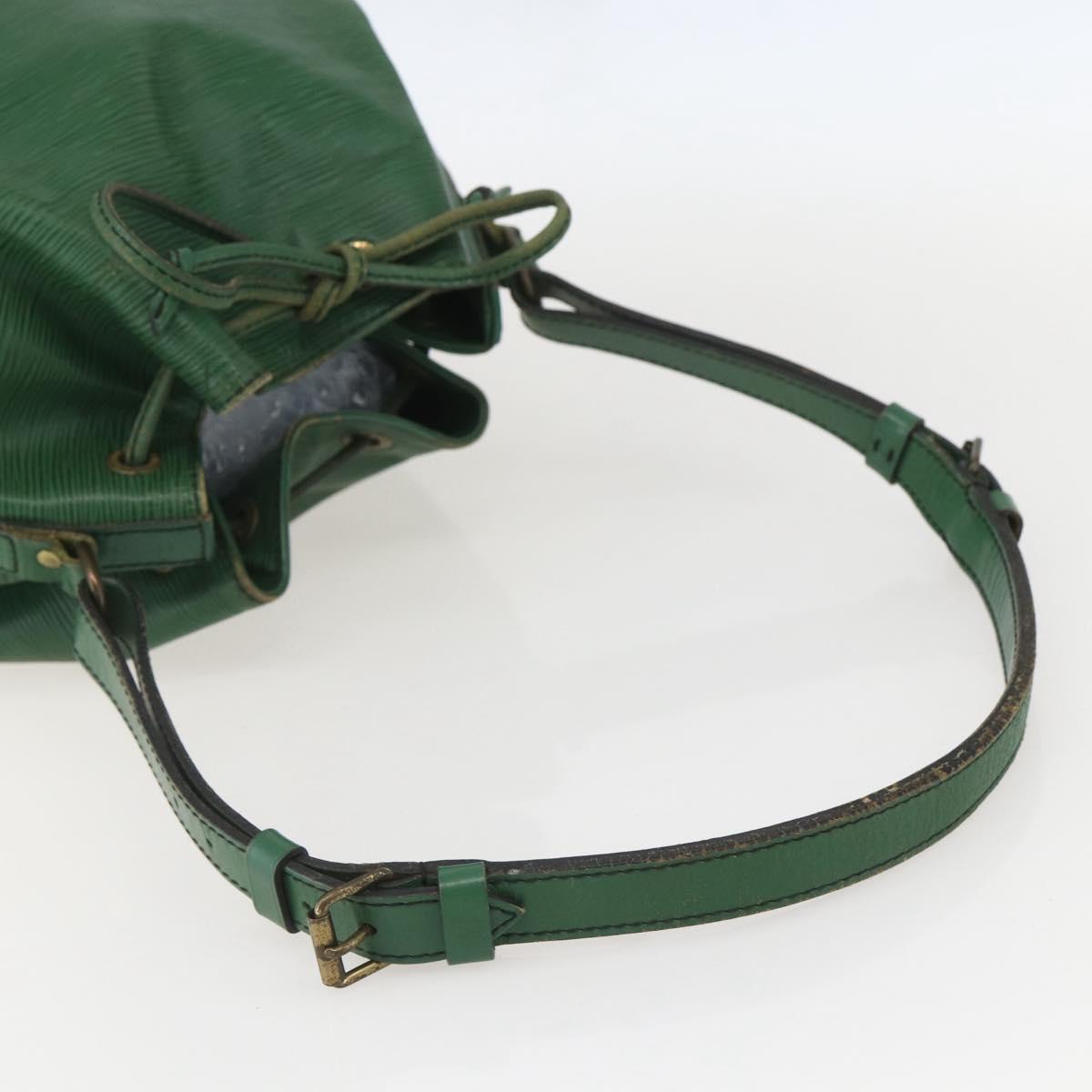 LOUIS VUITTON Epi Petit Noe Shoulder Bag Green M44104 LV Auth 151097