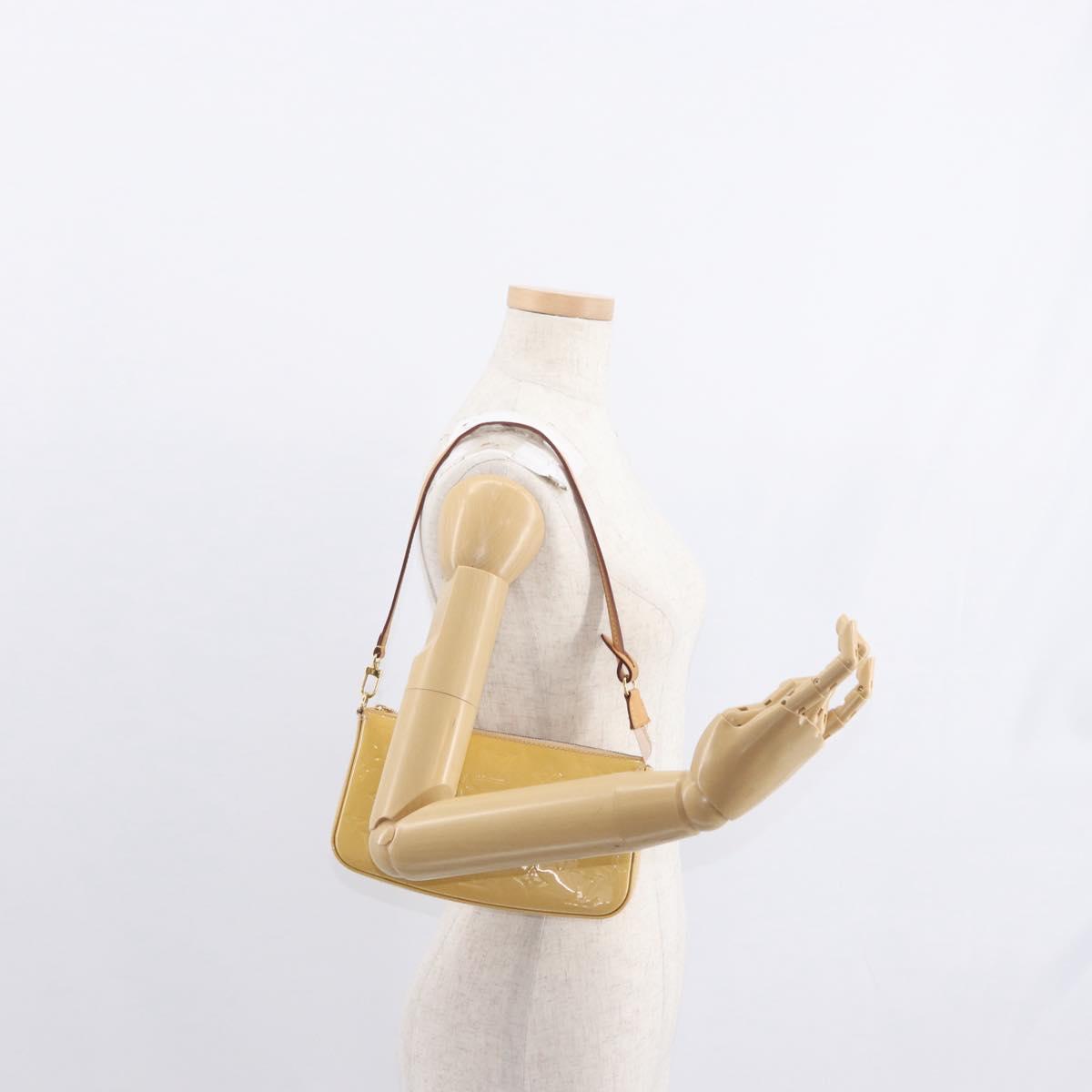 LOUIS VUITTON Vernis Pochette Accessoires Rose Angelique M90072 LV Auth 151201V