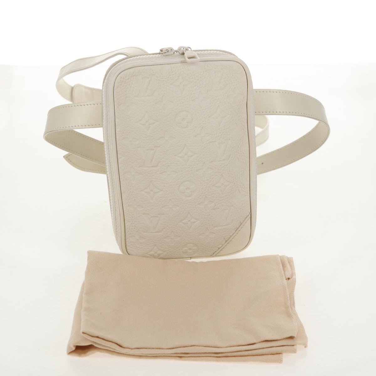 LOUIS VUITTON Taurillon Clemence Monogram Utility Side Bag M53256 Auth 151309A