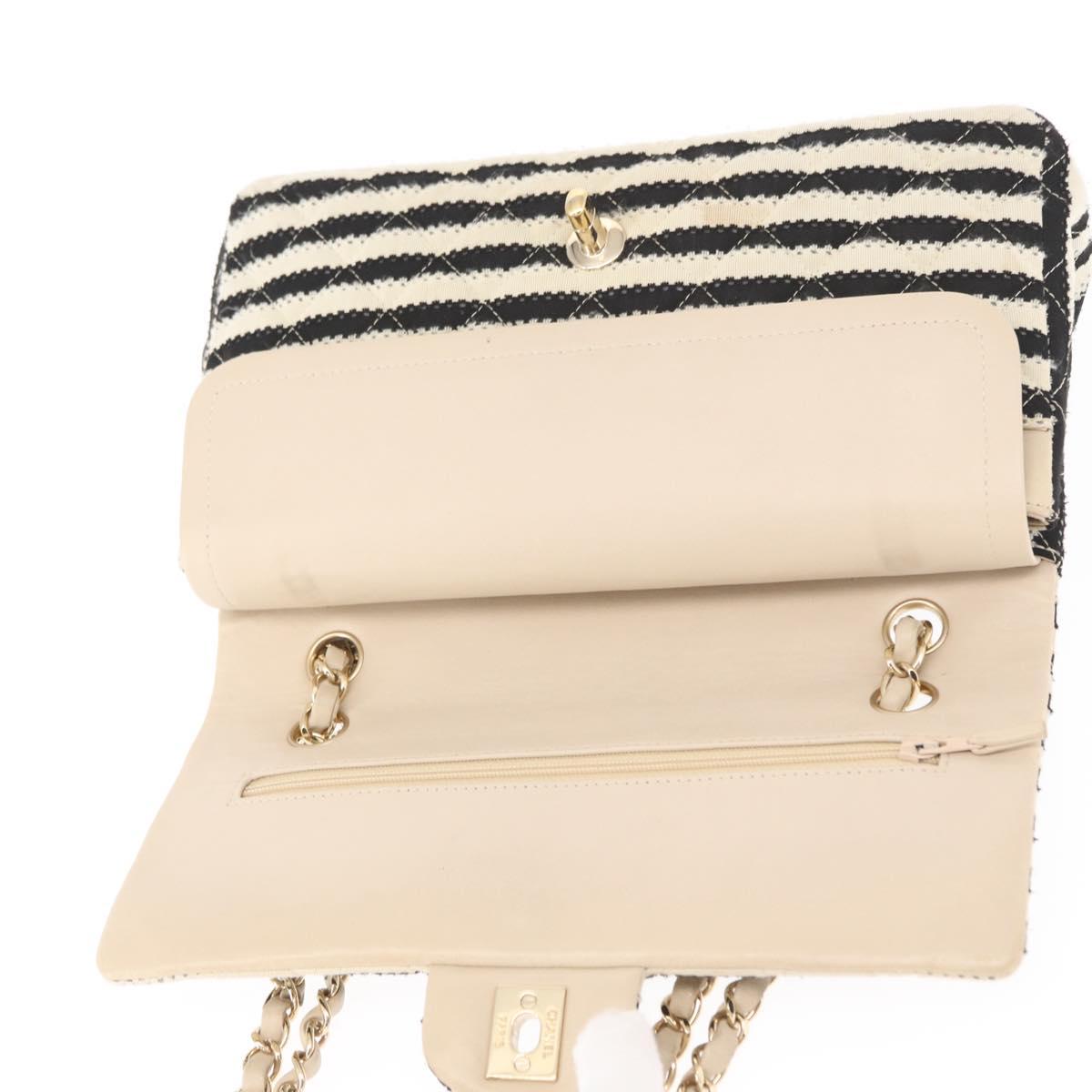 CHANEL Matelasse Chain Double Flap Chain Bag Knitted White CC Auth 152291SAV
