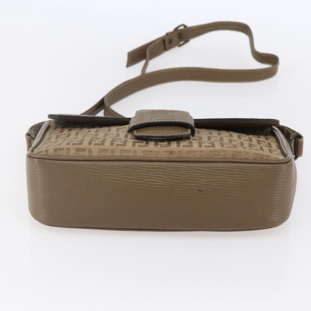 FENDI Zucchino Canvas Shoulder Bag Beige Auth 152611