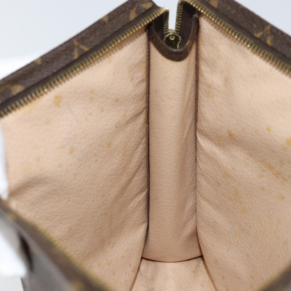 LOUIS VUITTON Monogram Poche Toilette 26 Pouch M47542 LV Auth 152918