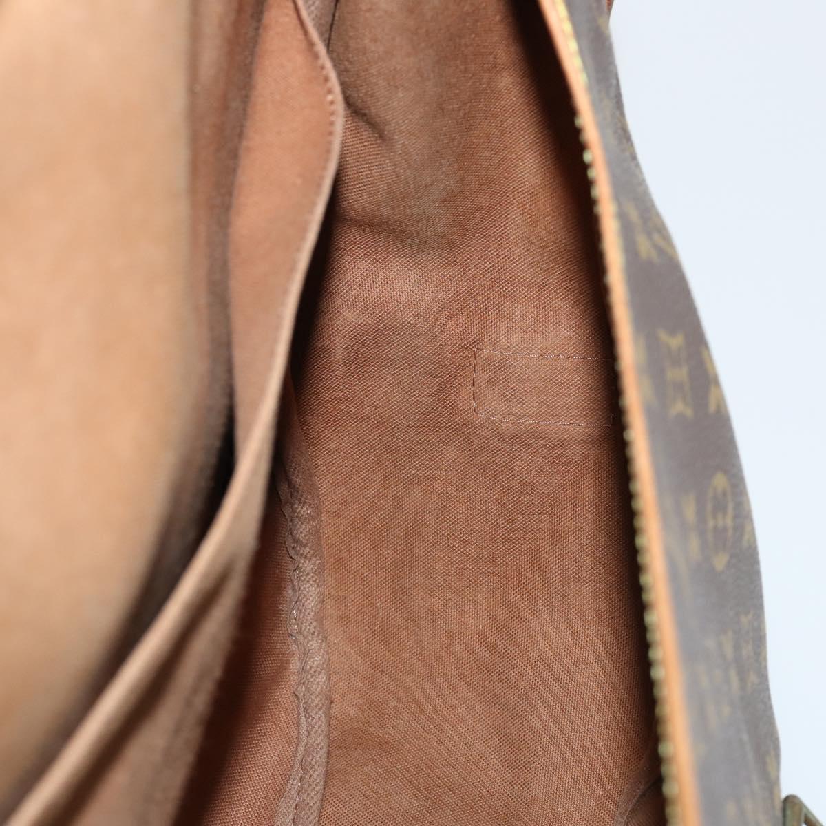 LOUIS VUITTON Monogram Saumur 43 Shoulder Bag M42252 LV Auth 153305