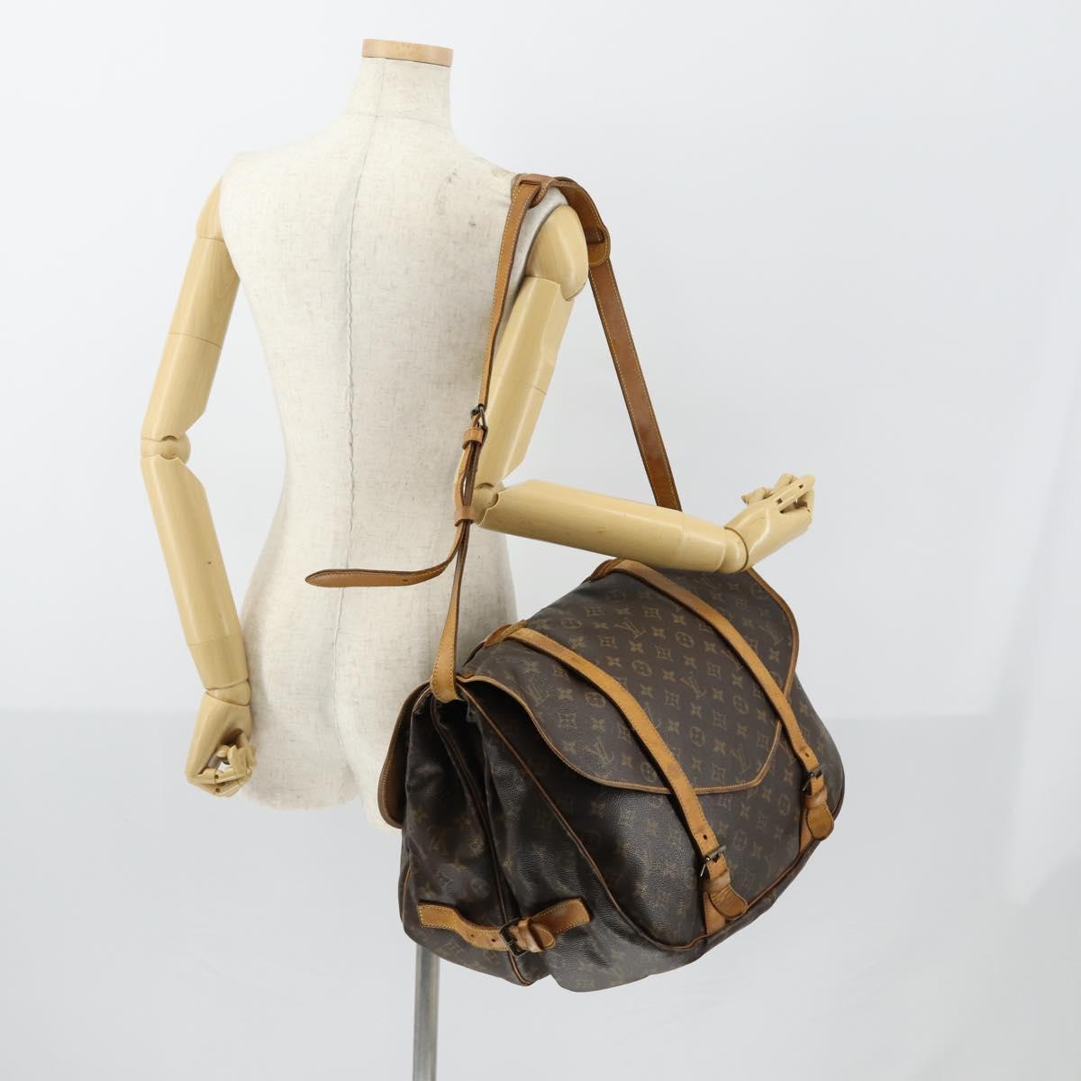 LOUIS VUITTON Monogram Saumur 43 Shoulder Bag M42252 LV Auth 153305