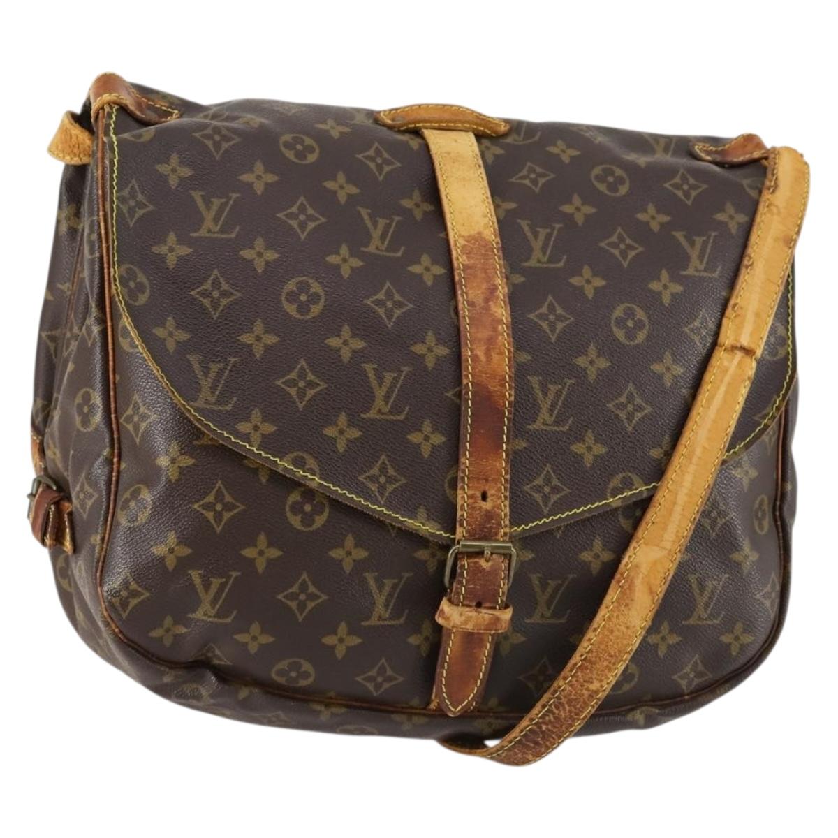 LOUIS VUITTON Monogram Saumur 30 Shoulder Bag M42256 LV Auth 153435