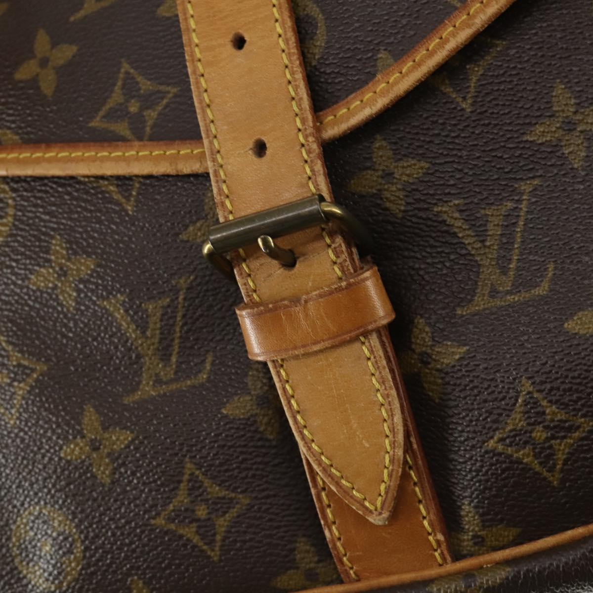 LOUIS VUITTON Monogram Saumur 35 Shoulder Bag M42254 LV Auth 153781