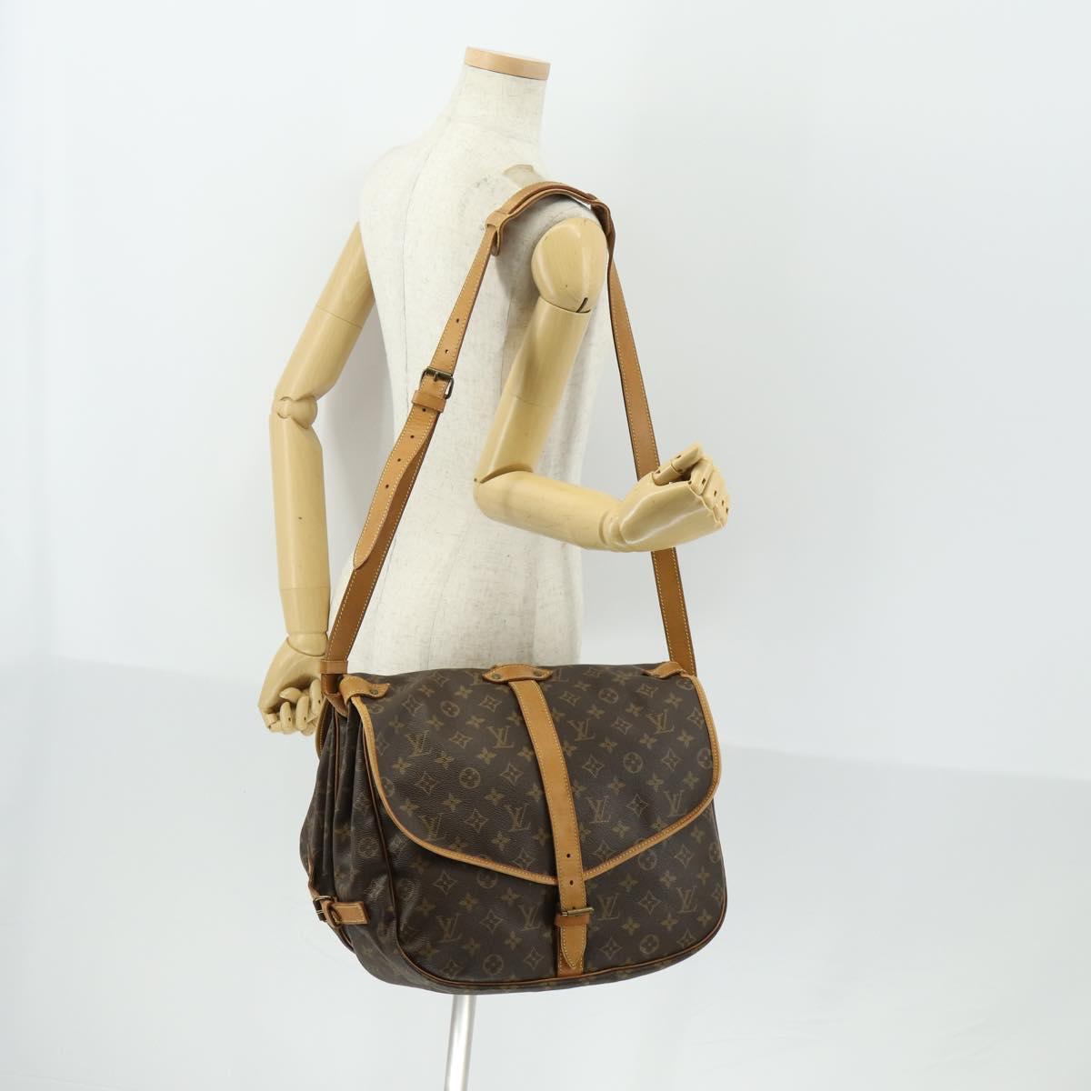 LOUIS VUITTON Monogram Saumur 35 Shoulder Bag M42254 LV Auth 153781