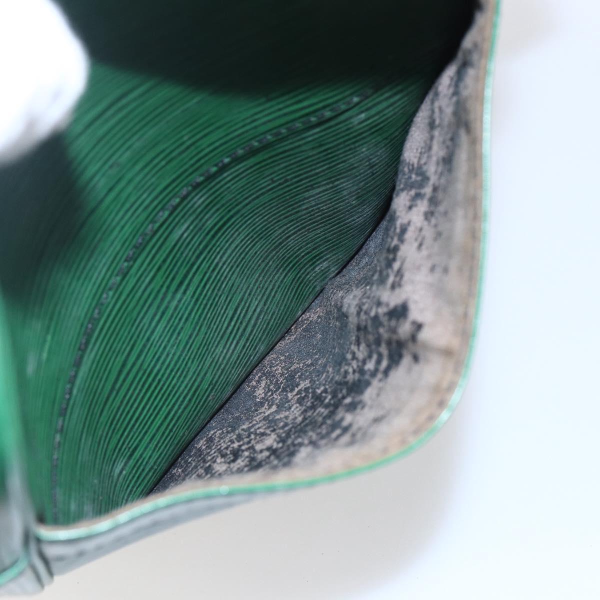 LOUIS VUITTON Epi Danube Shoulder Bag Green M45634 LV Auth 153891