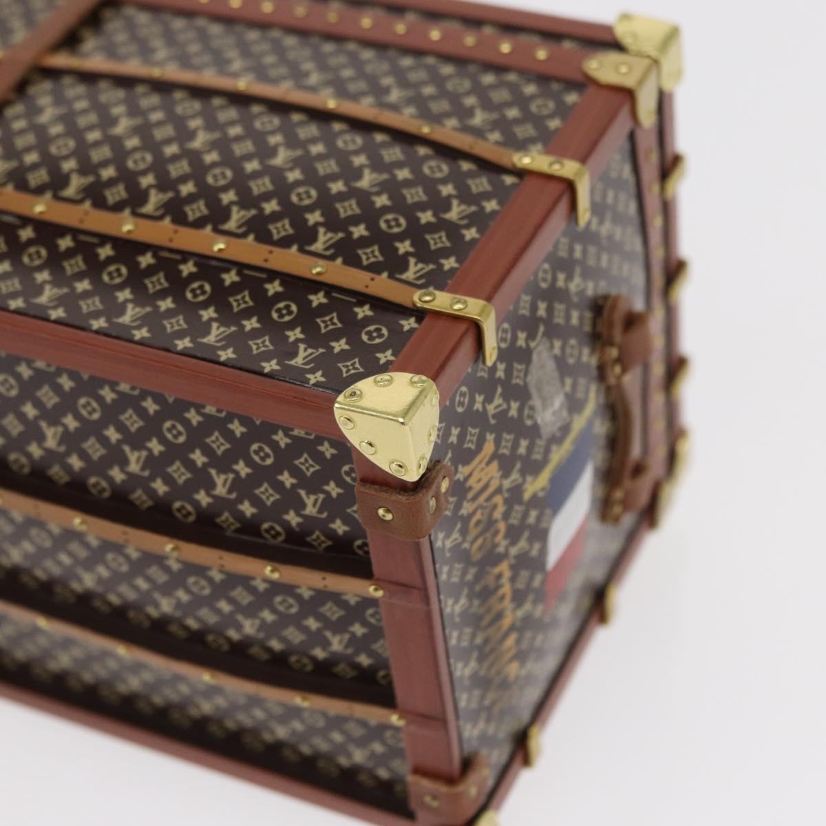 LOUIS VUITTON Miss France Paper Weight Brown M99408 LV Auth 154063