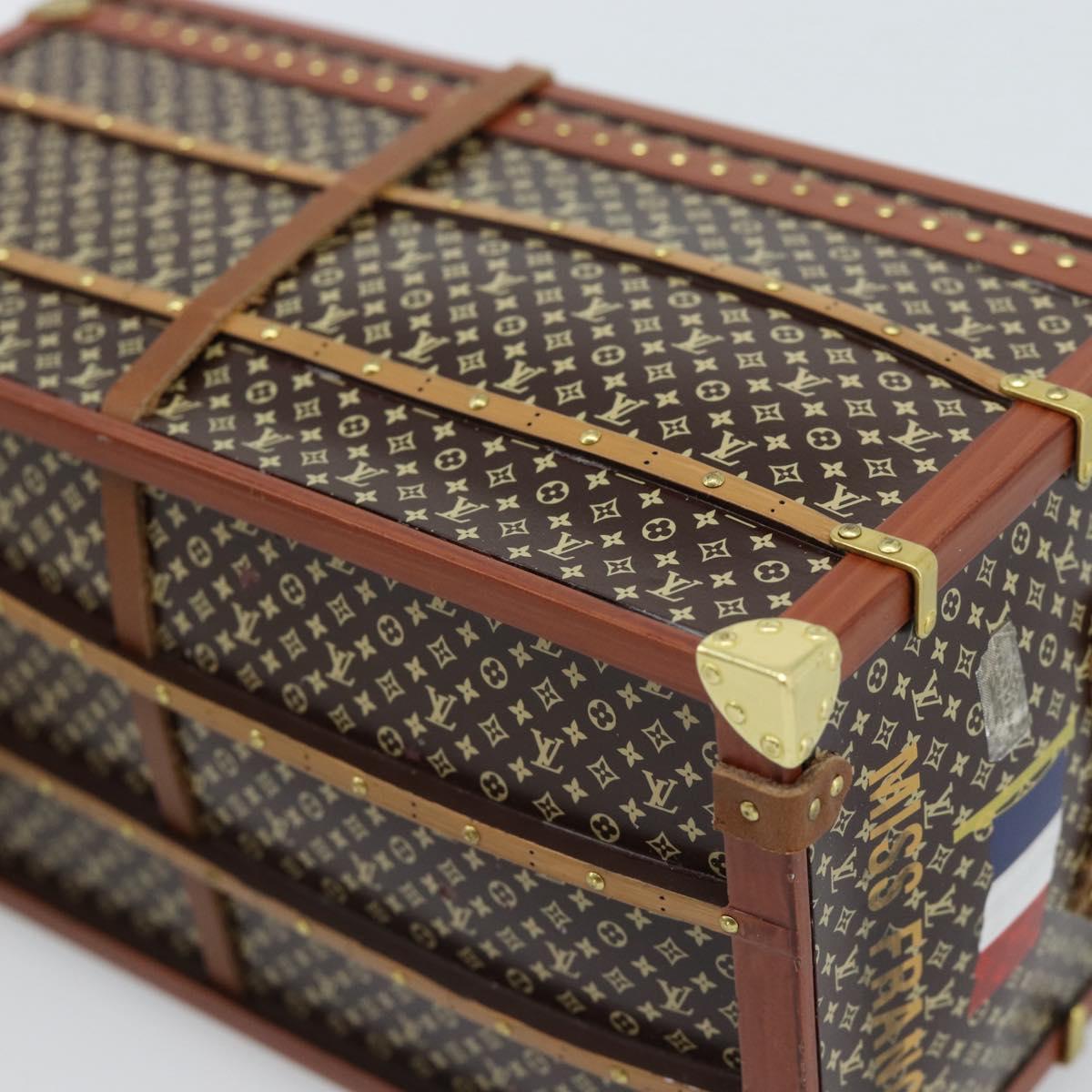 LOUIS VUITTON Miss France Paper Weight Brown M99408 LV Auth 154063