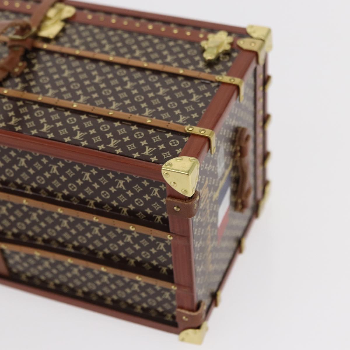 LOUIS VUITTON Miss France Paper Weight Brown M99408 LV Auth 154063