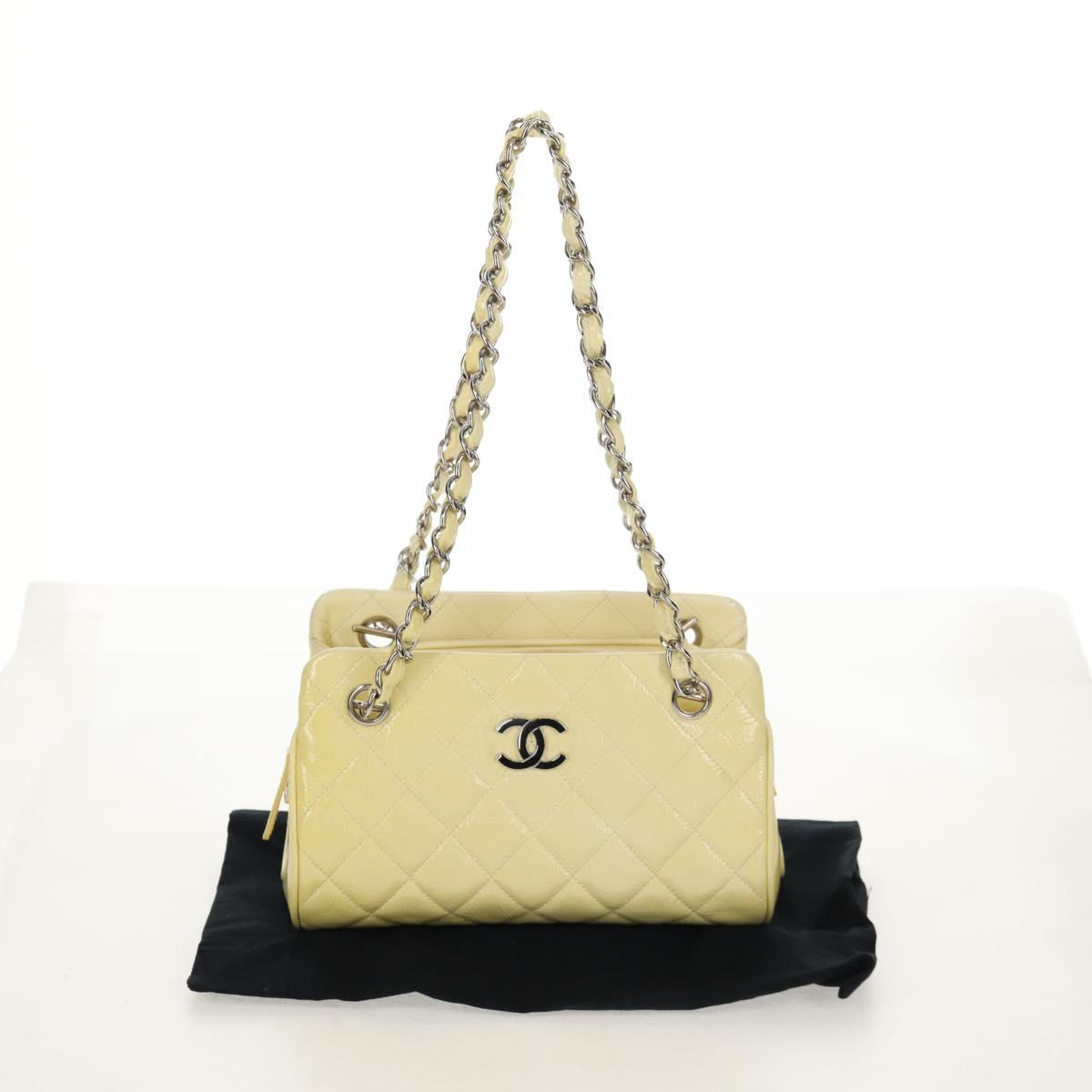 CHANEL Matelasse Chain Shoulder Bag Patent leather Yellow Silver CC Auth 154112V