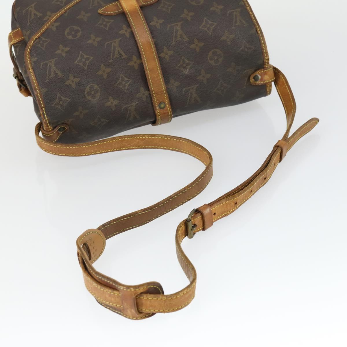 LOUIS VUITTON Monogram Saumur 30 Shoulder Bag M42256 LV Auth 154252