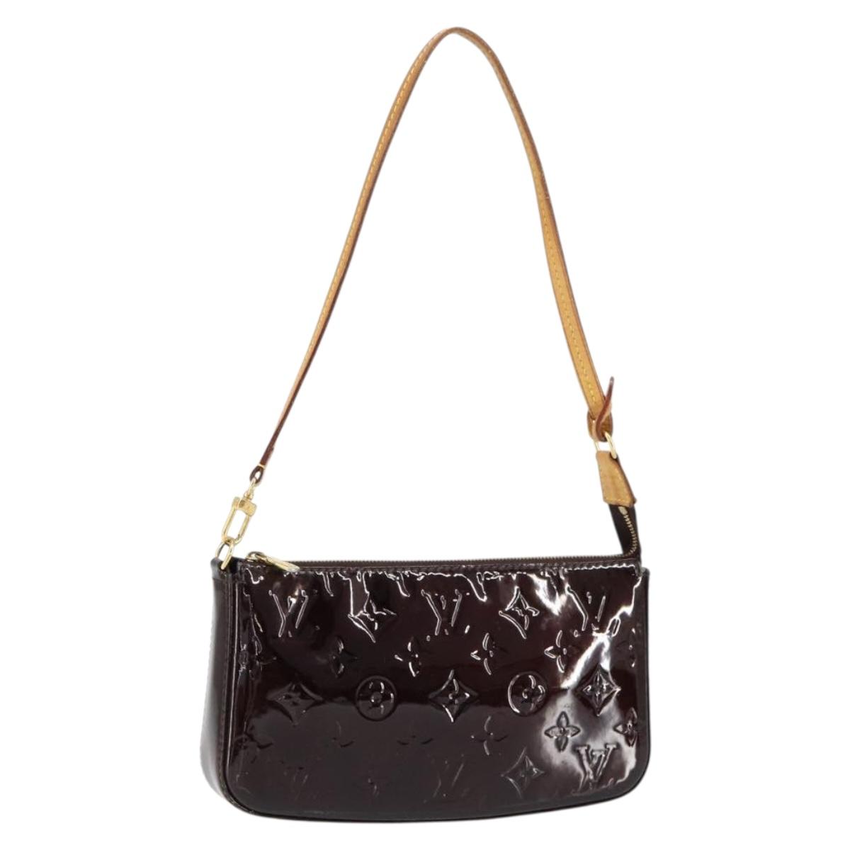 LOUIS VUITTON Vernis Pochette Accessoires Pouch Amarante M91576 LV Auth 154299V