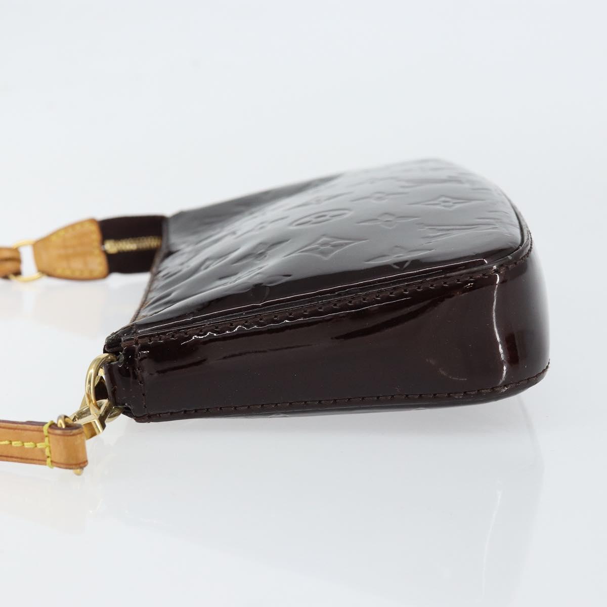 LOUIS VUITTON Vernis Pochette Accessoires Pouch Amarante M91576 LV Auth 154299V