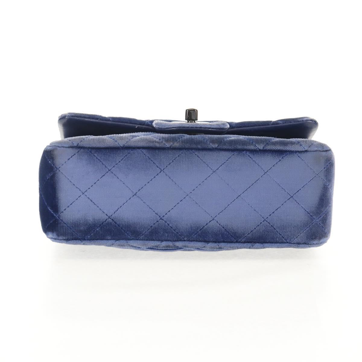 CHANEL Matelasse 20 Chain Shoulder Bag Velor Navy CC Auth 154631V