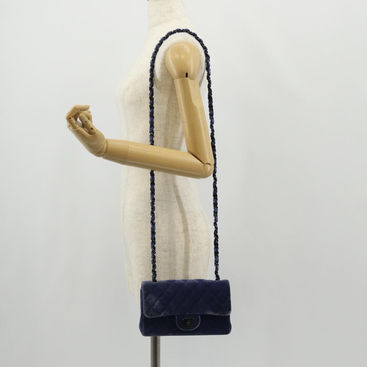 CHANEL Matelasse 20 Chain Shoulder Bag Velor Navy CC Auth 154631V