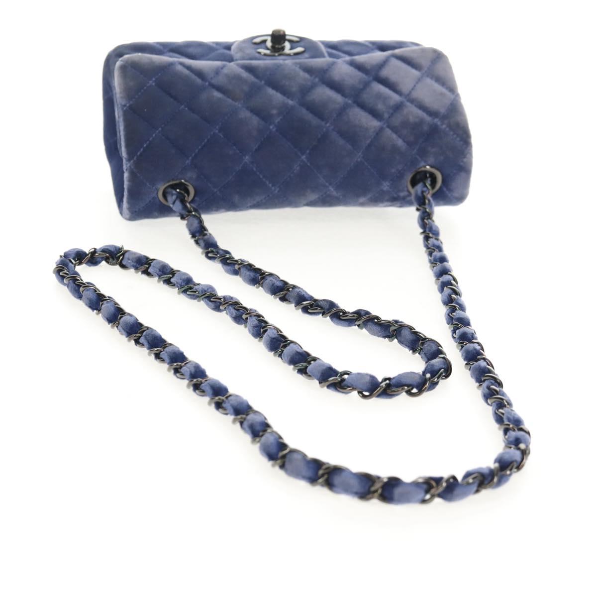 CHANEL Matelasse 20 Chain Shoulder Bag Velor Navy CC Auth 154631V