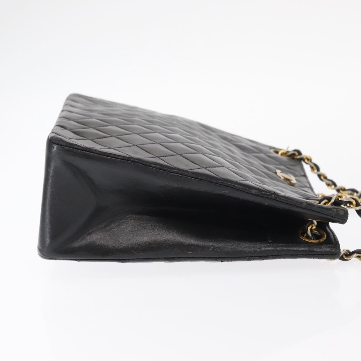 CHANEL Matelasse Chain Shoulder Bag Patent leather Black Gold CC Auth 154765