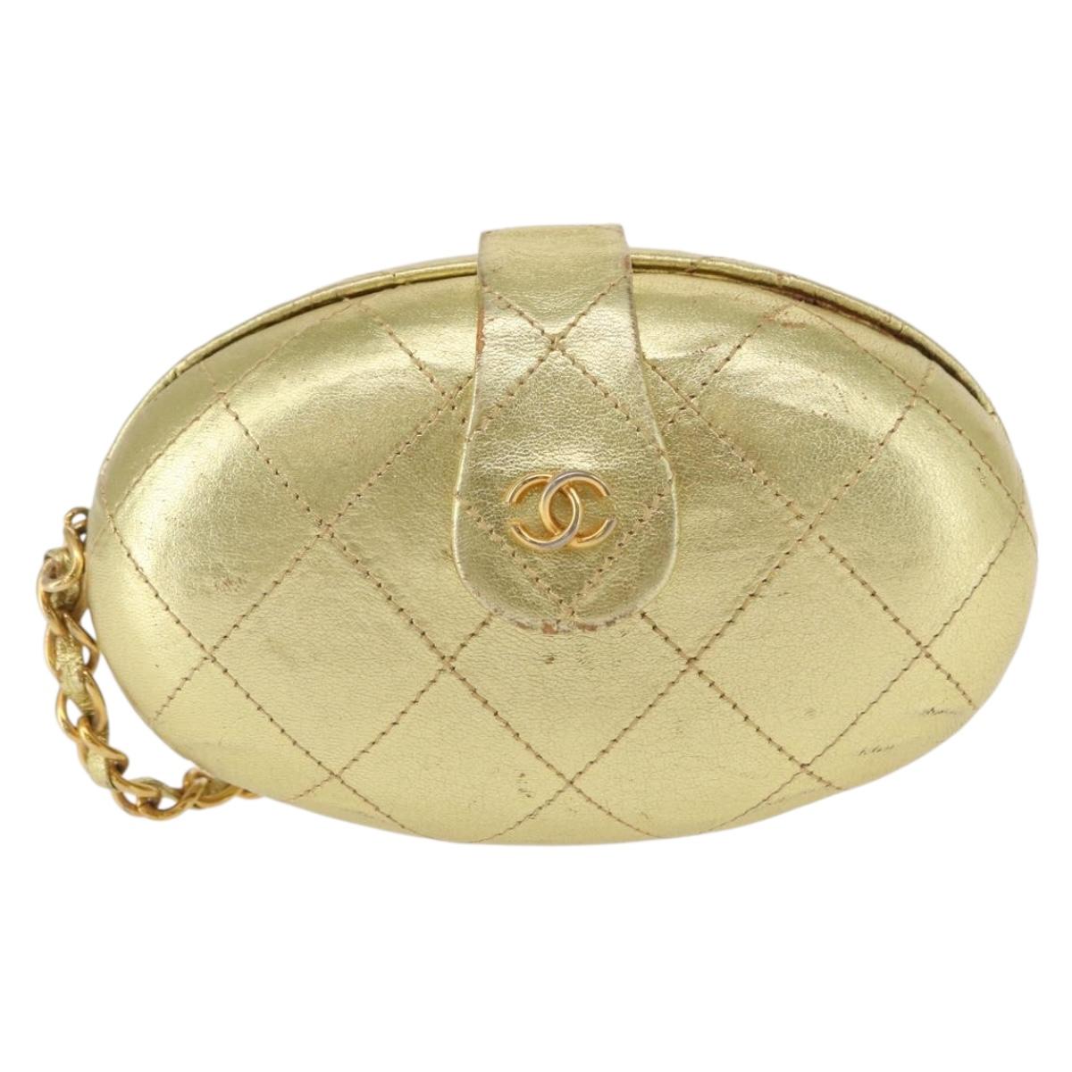CHANEL Matelasse Clutch Bag Leather Gold CC Auth 155096