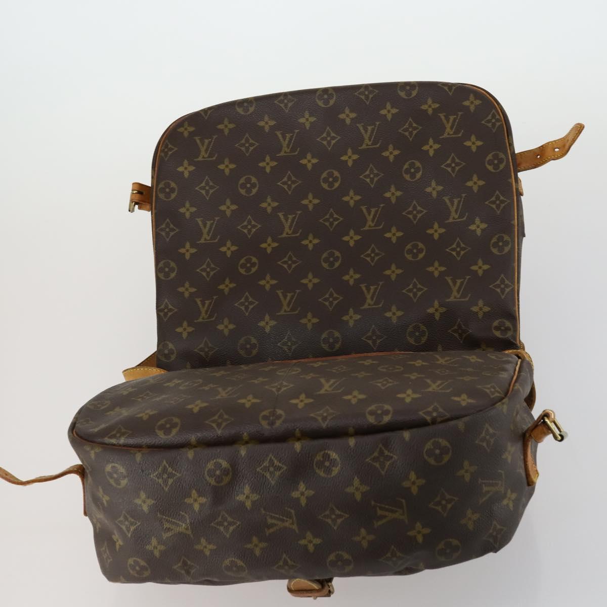 LOUIS VUITTON Monogram Saumur 35 Shoulder Bag M42254 LV Auth 157246
