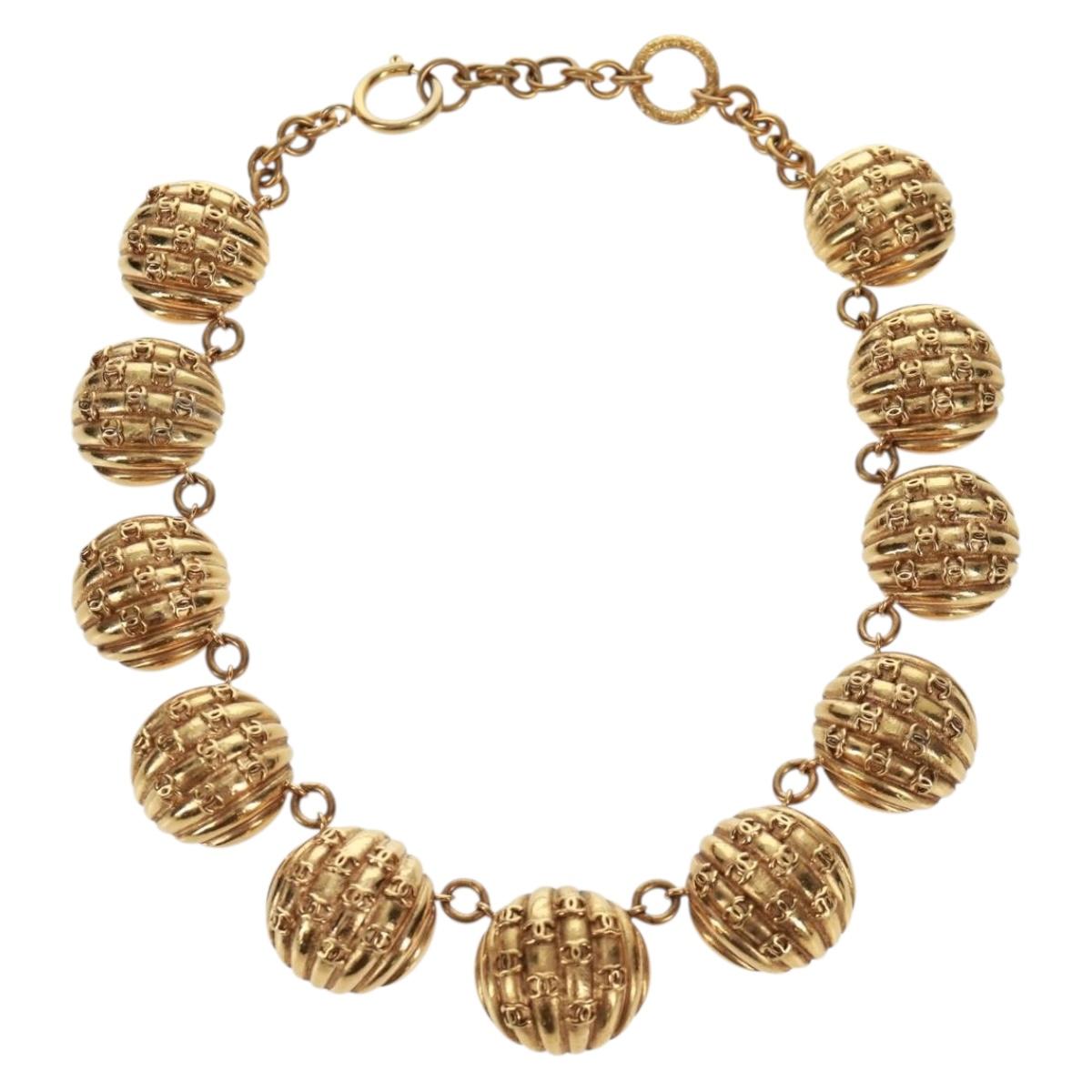 CHANEL Necklace metal Gold CC Auth 157548SAV
