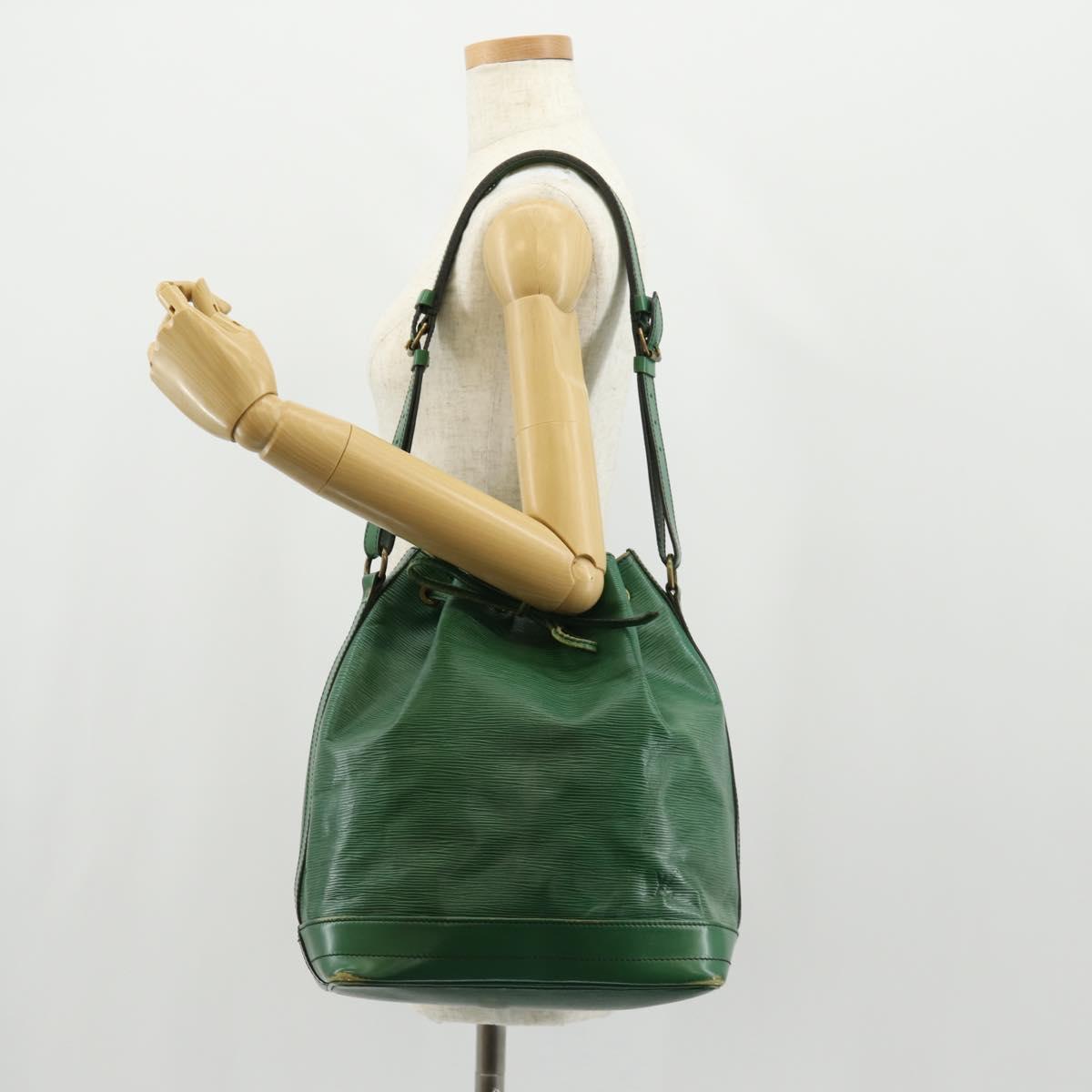 LOUIS VUITTON Epi Noe Shoulder Bag Green M44004 LV Auth 157737
