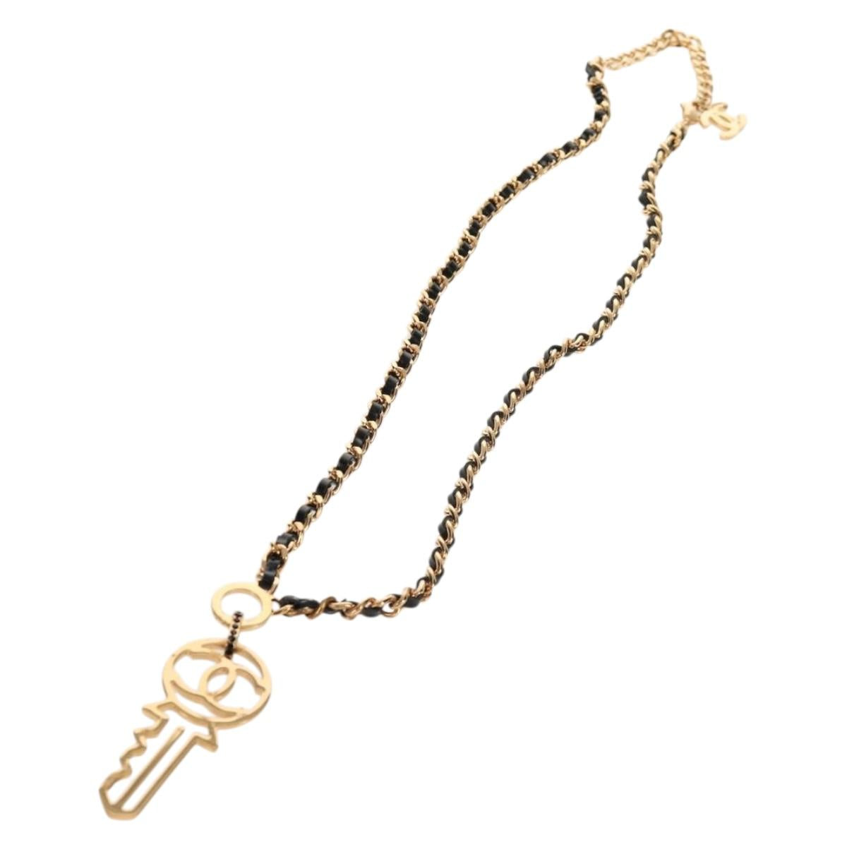CHANEL Necklace metal Gold CC Auth 157977SM