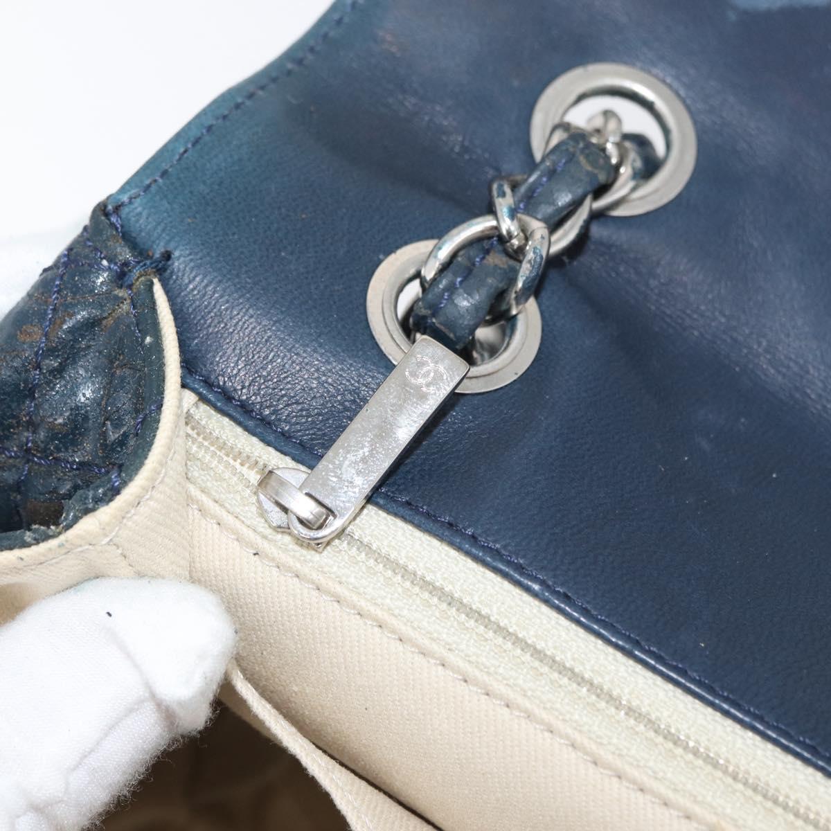 CHANEL Matelasse Chain Shoulder Bag Patent leather Navy Silver CC Auth 158096