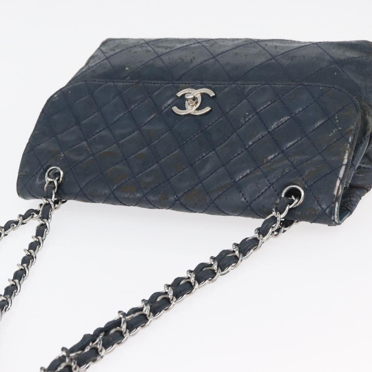 CHANEL Matelasse Chain Shoulder Bag Patent leather Navy Silver CC Auth 158096
