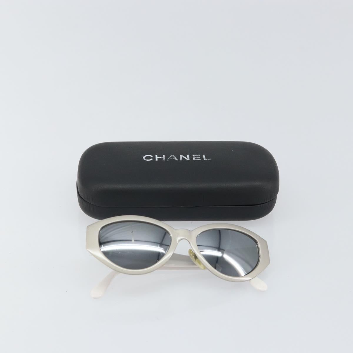 CHANEL Sunglasses plastic White CC Auth 159068
