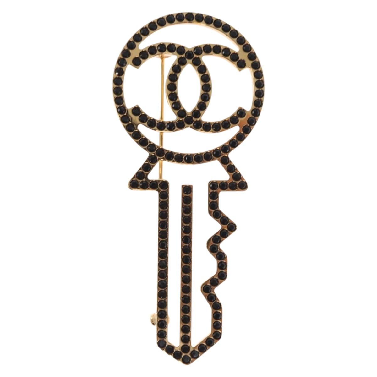 CHANEL Brooch metal Gold Tone CC Auth 159267V