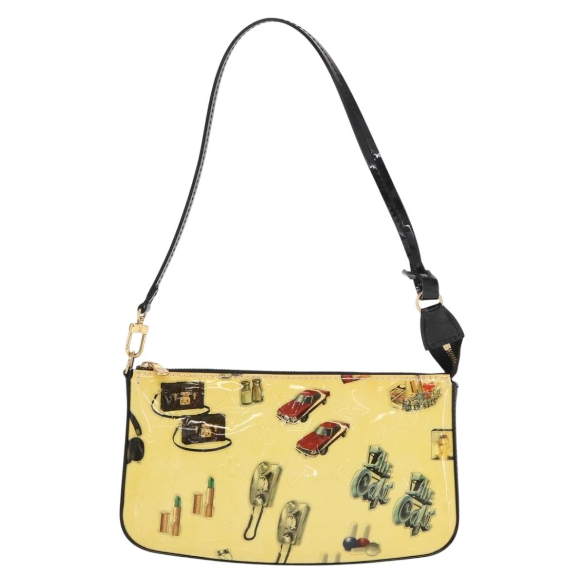 LOUIS VUITTON Vernis sticker Pochette Accessoires Pouch White M90928 Auth 159272