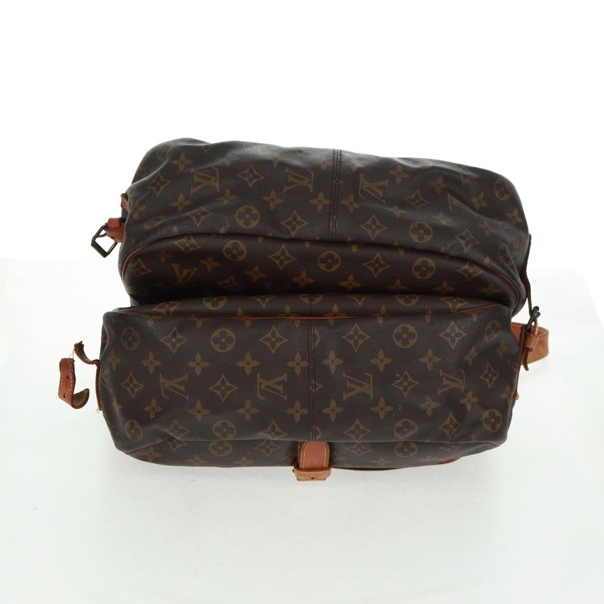 LOUIS VUITTON Monogram Saumur 35 Shoulder Bag M42254 LV Auth 161371