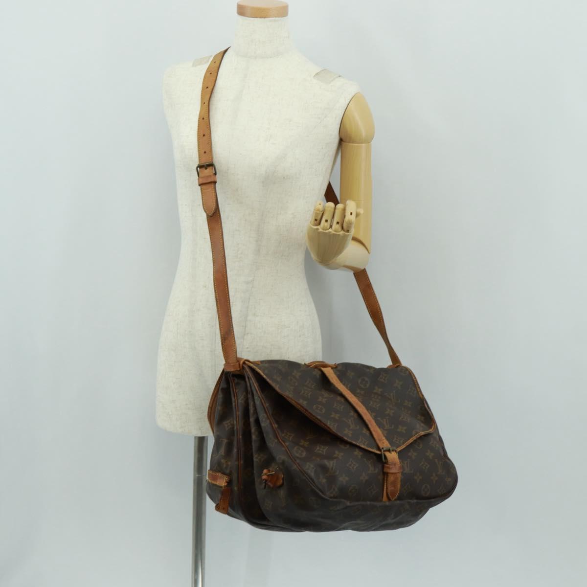 LOUIS VUITTON Monogram Saumur 35 Shoulder Bag M42254 LV Auth 161371