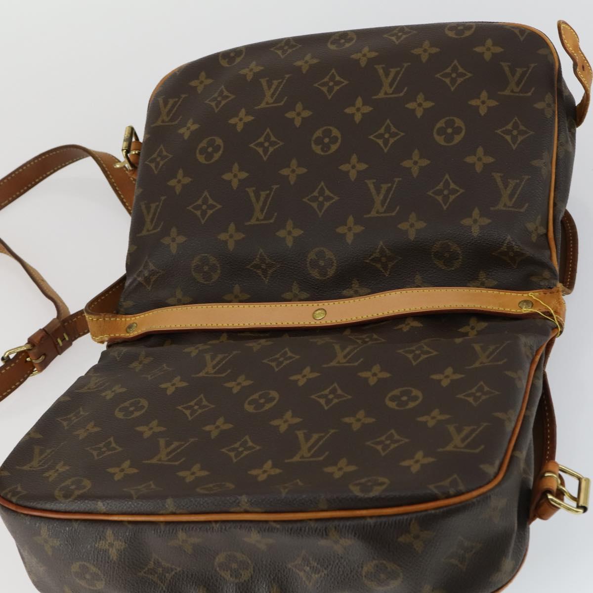 LOUIS VUITTON Monogram Saumur 30 Shoulder Bag M42256 LV Auth 161866
