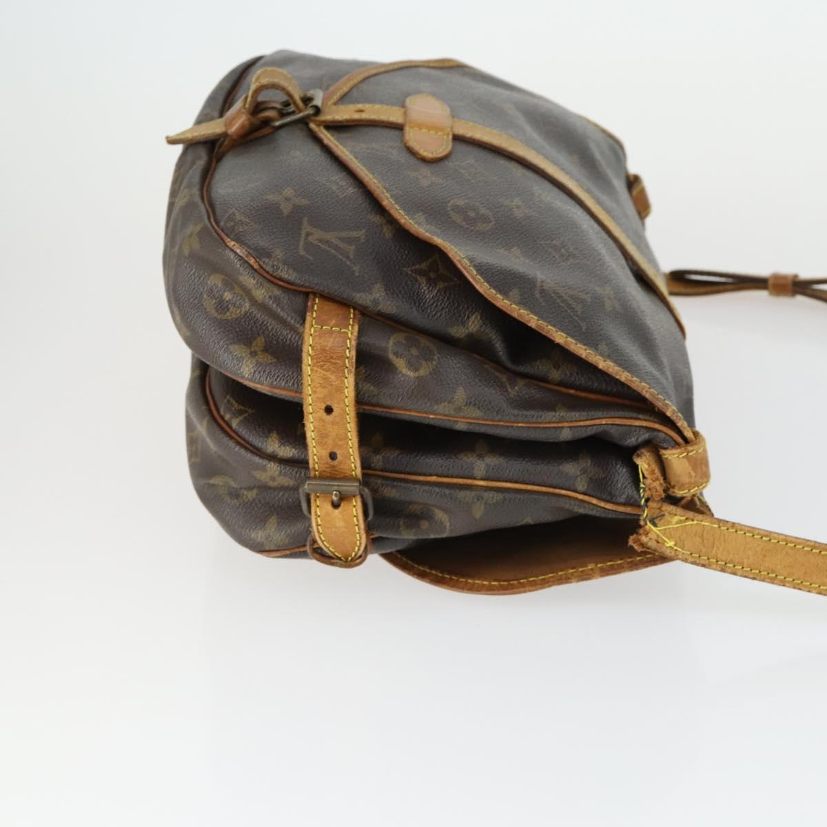 LOUIS VUITTON Monogram Saumur 30 Shoulder Bag M42256 LV Auth 161867