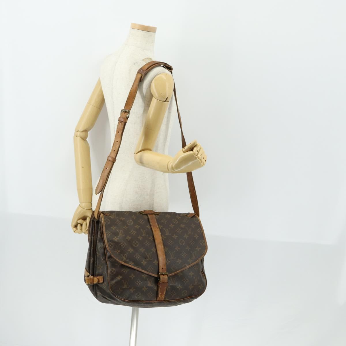 LOUIS VUITTON Monogram Saumur 35 Shoulder Bag M42254 LV Auth 161870