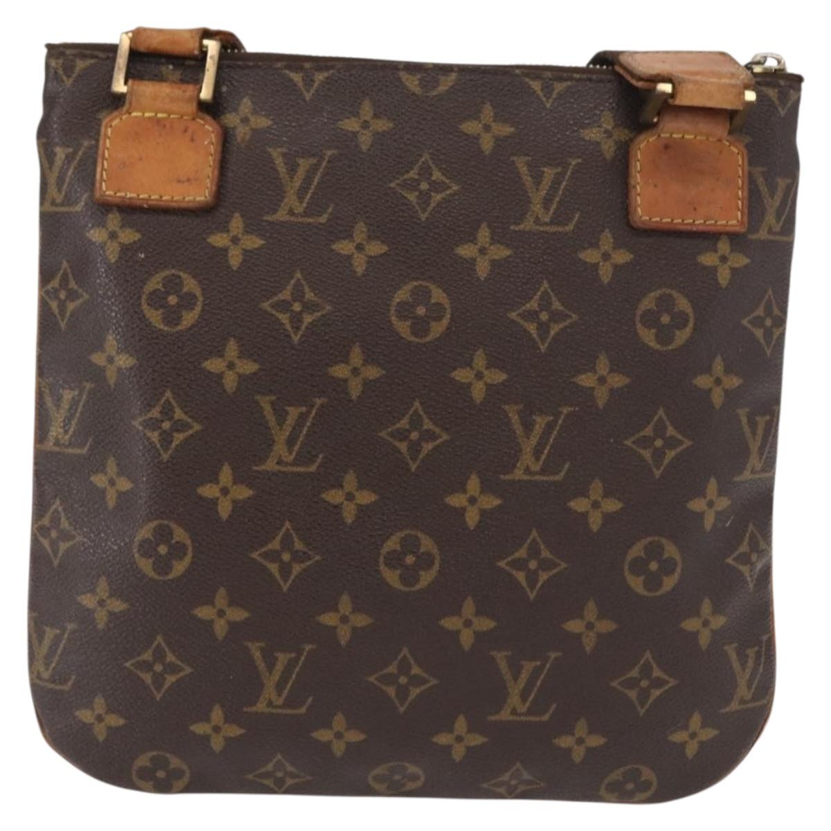 LOUIS VUITTON Monogram Pochette Bosphore Shoulder Bag M40044 LV Auth 161921
