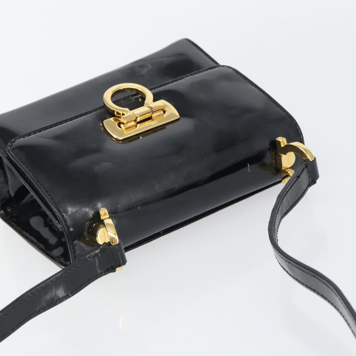 Salvatore Ferragamo Gancini Shoulder Bag Patent leather Black Gold Auth 162253