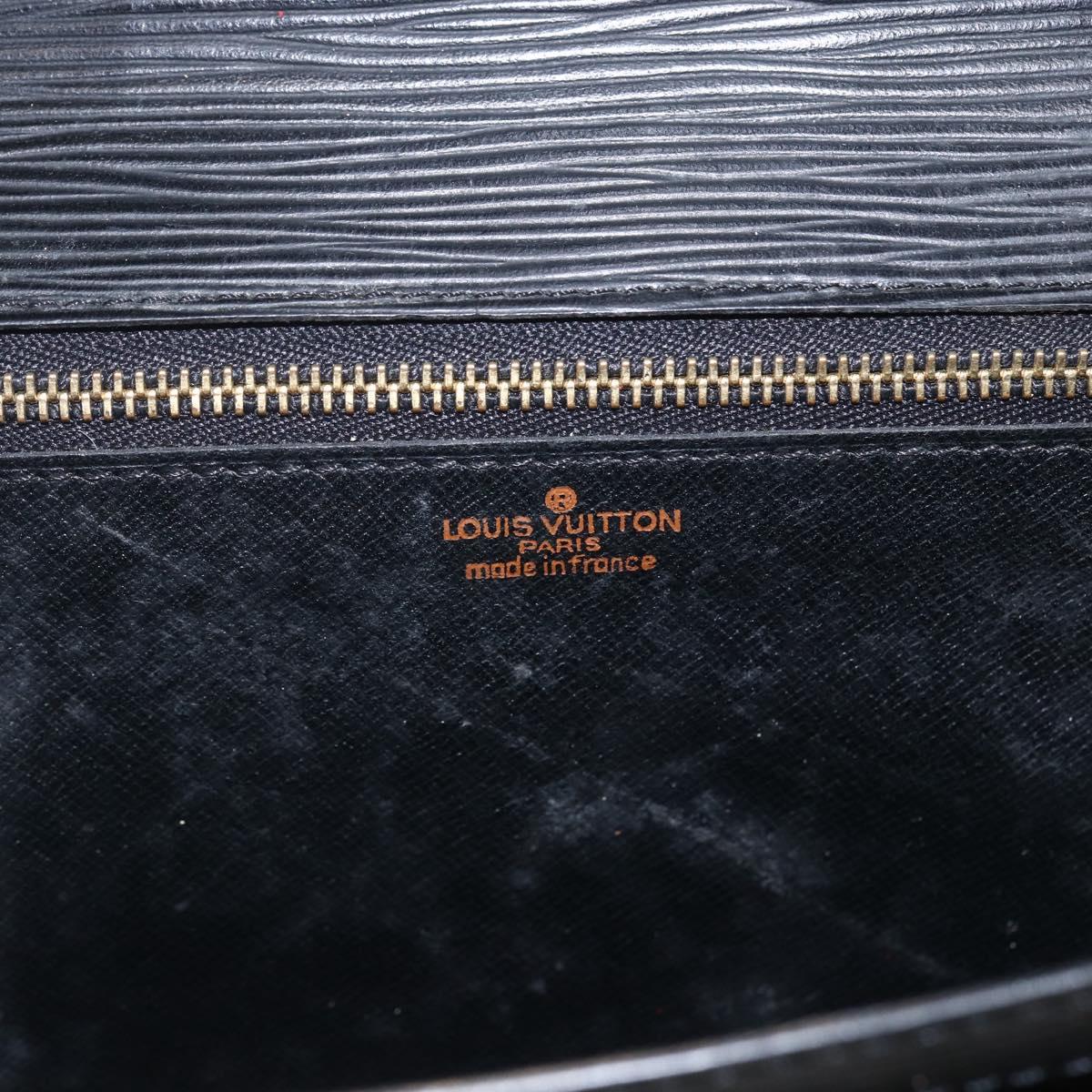 LOUIS VUITTON Epi Serie Dragonne Clutch Bag Black Noir M52612 LV Auth 162373