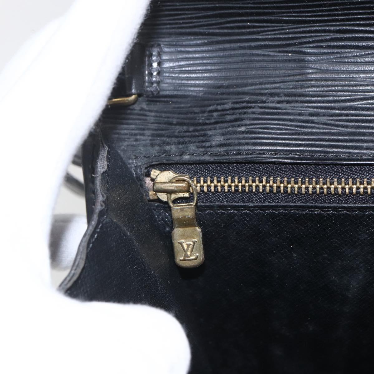 LOUIS VUITTON Epi Serie Dragonne Clutch Bag Black Noir M52612 LV Auth 162373