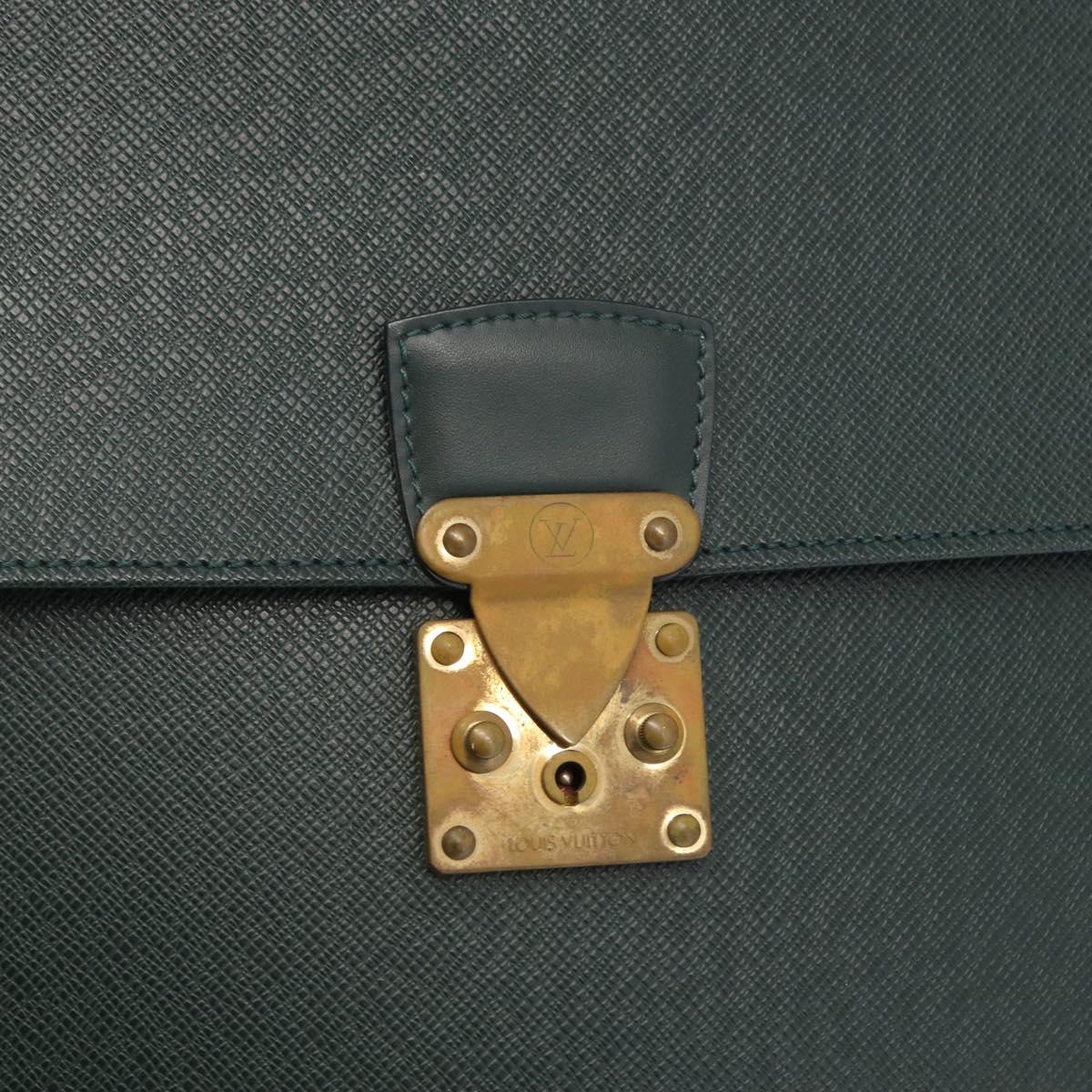 LOUIS VUITTON Taiga Serviette Moskova Business Bag Epicea M30034 LV Auth 162446