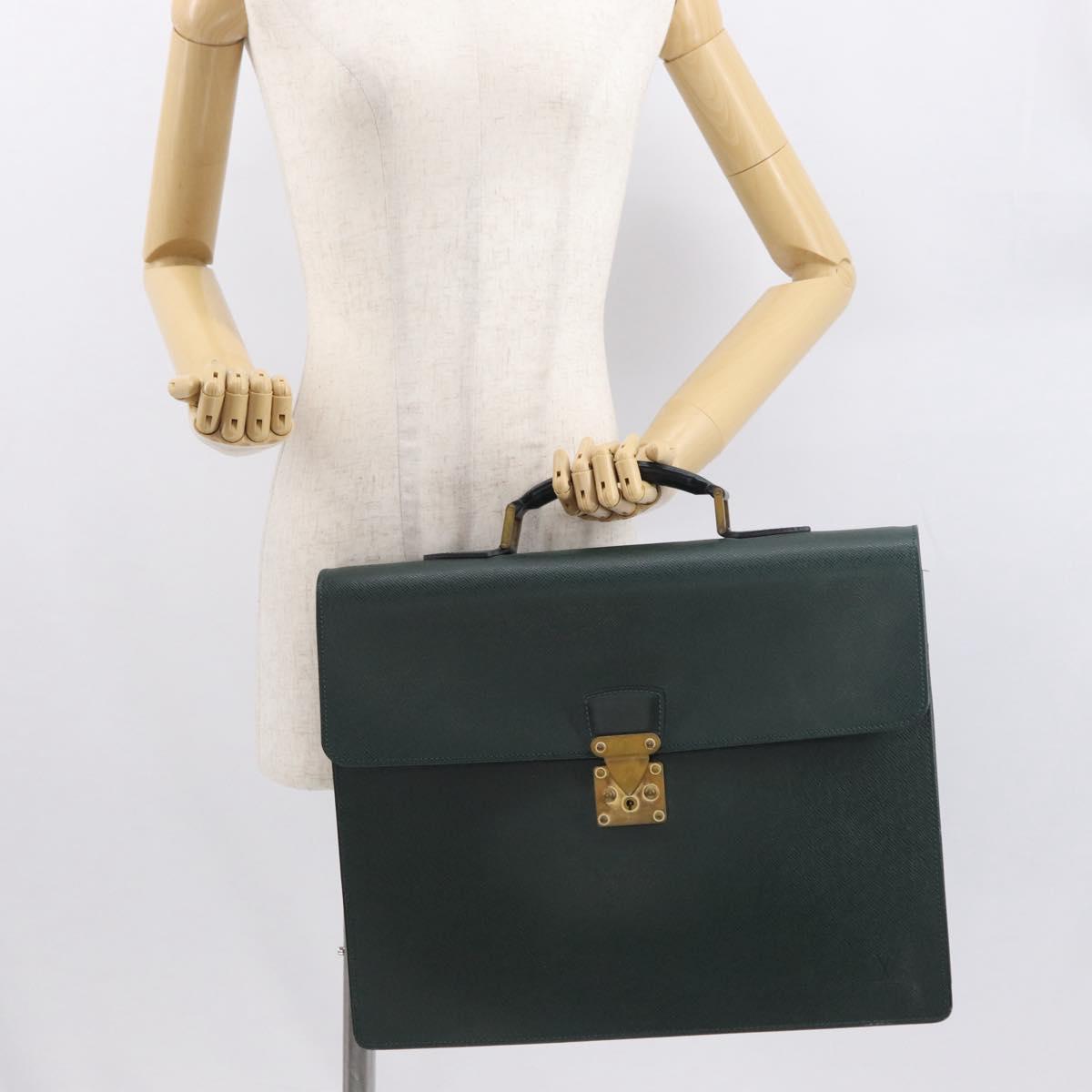 LOUIS VUITTON Taiga Serviette Moskova Business Bag Epicea M30034 LV Auth 162446