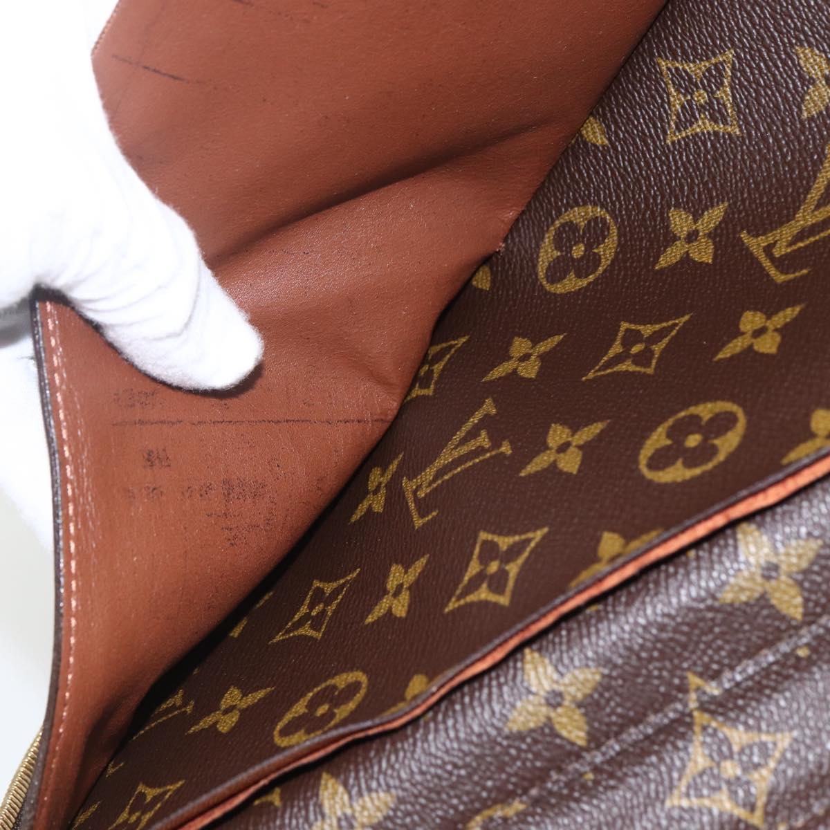LOUIS VUITTON Monogram Poche Escapade Travel Case M60113 LV Auth 162915
