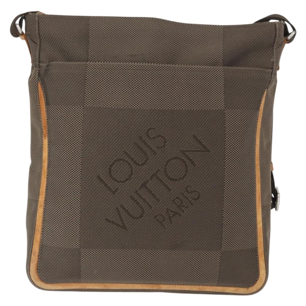 LOUIS VUITTON Damier Geant Compignon Messenger bag Khaki M93045 LV Auth 163079