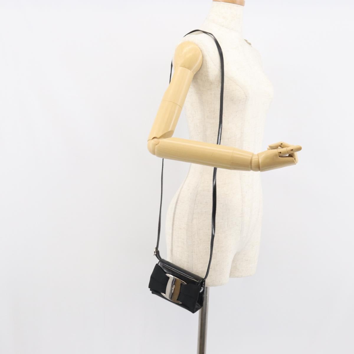 Salvatore Ferragamo Vala Shoulder Bag Patent leather Black Silver Auth 163086