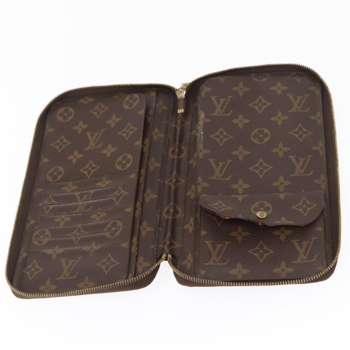 LOUIS VUITTON Monogram Poche Escapade Travel Case M60113 LV Auth 163201