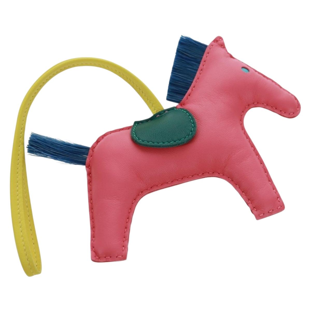 HERMES Rodeo Charm Clan PM Leather Pink Auth 163213M