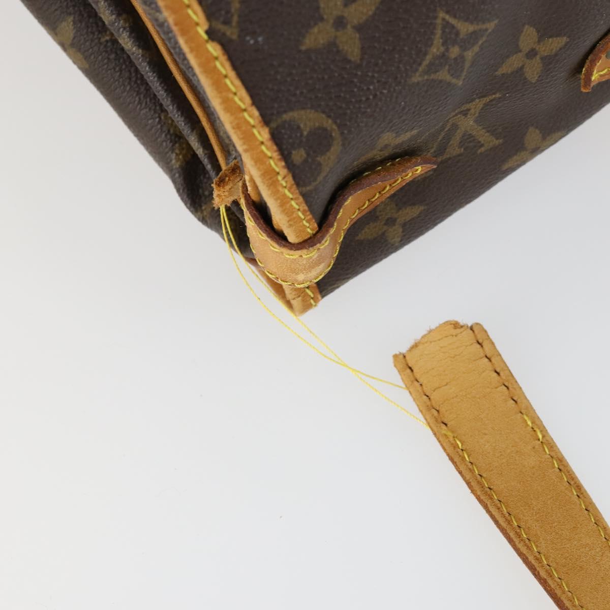 LOUIS VUITTON Monogram Saumur 43 Shoulder Bag M42252 LV Auth 163436